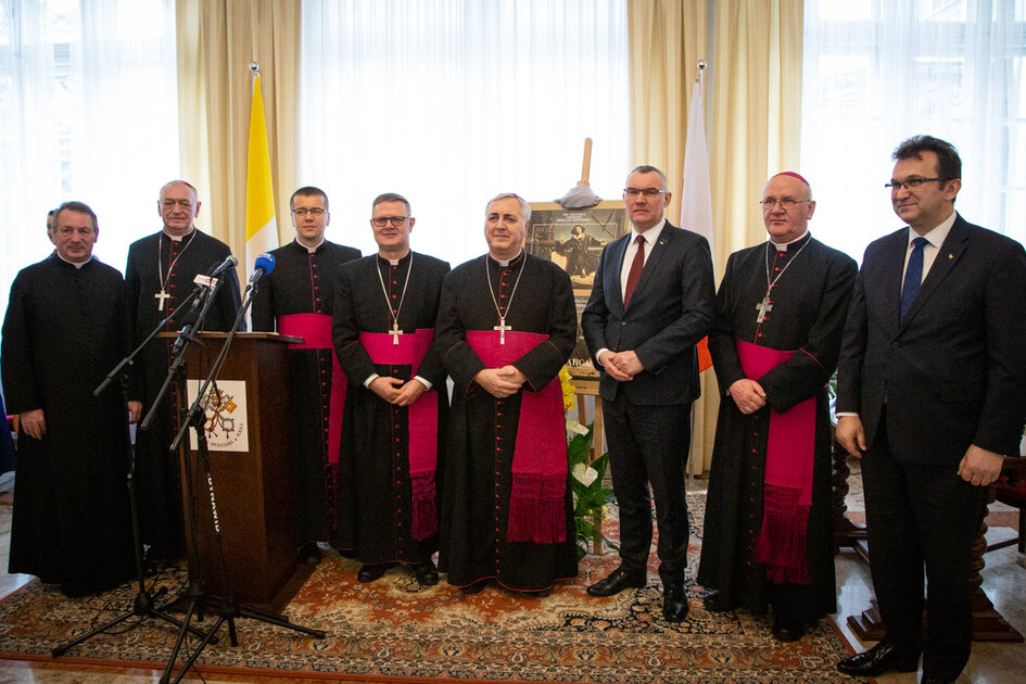 Odsloniecie Znaczka Rocznica Urodzin Mikolaja Kopernika Za Cznik