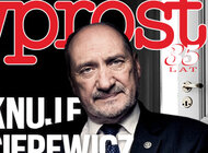 "Wprost" (15) Co knuje Macierewicz
