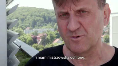 Jak zostawić ślad w świadomości ludzi bez pozostawiania śladu w środowisku? Między innymi na to pytanie Marek Kamiński będzie poszukiwać odpowiedzi podczas wyjątkowej wyprawy z Polski do Japonii. Podróżnik jadąc przez 60 dni samochodem z napędem elektrycznym przemierzy 13 tysięcy kilometrów. 
ERGO Hestia wspieram Marka Kamińskiego od jego pierwszej wyprawy przez Grenlandię i cieszymy się, że ubezpieczając kolejną - No Trace Expedition - możemy przy okazji przyczynić się do popularyzowania idei zrównoważonego rozwoju i ochrony środowiska.