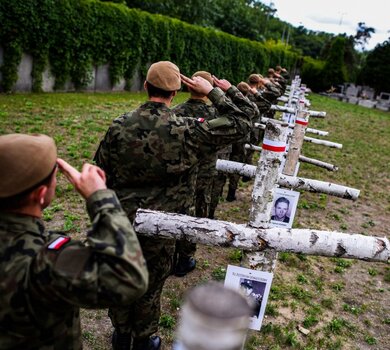 To wyraz naszego hołdu dla pomordowanych bohaterów