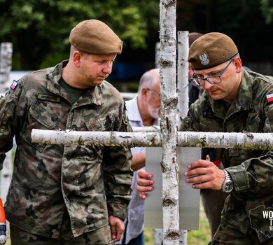 To wyraz naszego hołdu dla pomordowanych bohaterów