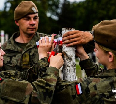 To wyraz naszego hołdu dla pomordowanych bohaterów