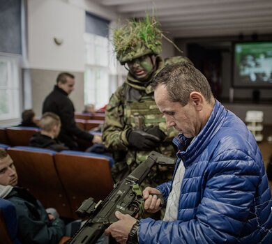 Zapoznanie ochotników z warunkami służby w Skwierzynie