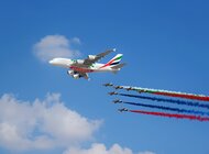 Przelot A380 Emirates i 26 maszyn wojskowych i pokazowych na otwarcie wystawy Dubai Airshow