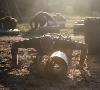 Żołnierze WOT na zajęciach z atletyki terenowej