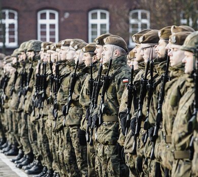 Inowrocław. Przysięga żołnierzy 8 Kujawsko - Pomorskiej Brygady OT