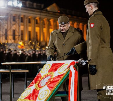 Wręczenie sztandaru 12 Wielkopolskiej Brygadzie OT