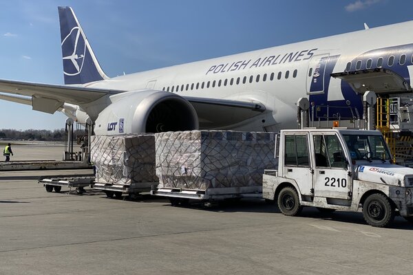 More planes with medical equipment purchased by KGHM have landed in Warsaw