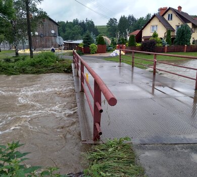 Bircza (Podkarpacie) wysoki stan na rzece Stupnica (dopływ Sanu)