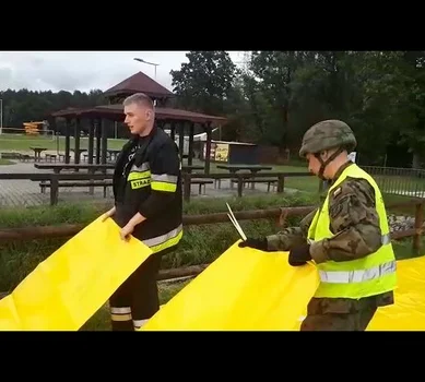 Żołnierze 2LBOT wspierają strażaków w Biłgoraju