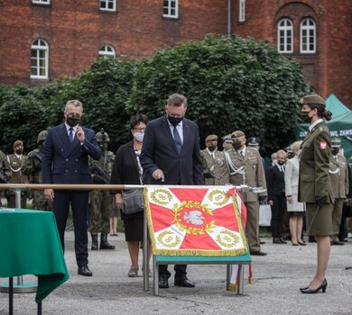 Uroczystość wręczenia sztandaru wojskowego 8 Kujawsko - Pomorskiej Brygadzie OT