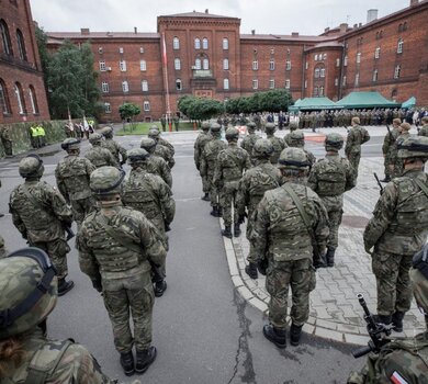 Pierwsza przysięga wojskowa na sztandar 8 Kujawsko - Pomorskiej Brygady OT