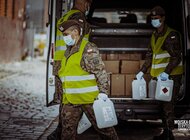 Żołnierze WOT wspierają szkoły