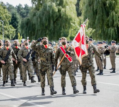 Sztandar wojskowy dla 9 Łódzkiej Brygady OT