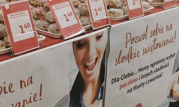 Auchan_fot. 2 pączki.jpg