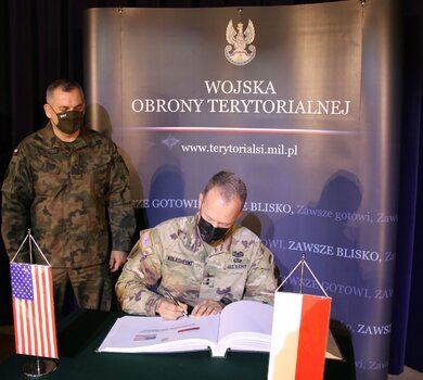 Dowódca V Korpusu U.S. Army z wizytą w Dowództwie WOT