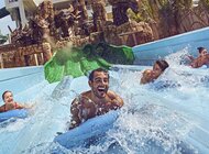 Leć do Dubaju liniami Emirates i odbierz całodniowy bilet do parku wodnego Aquaventure Waterpark i akwarium The Lost Chambers