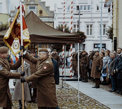 Trzebiatów - wręczenie sztandaru 14ZBOT i przysięga wojskowa