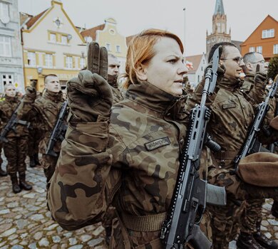 Trzebiatów - wręczenie sztandaru 14ZBOT i przysięga wojskowa