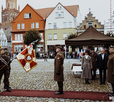 Trzebiatów - wręczenie sztandaru 14ZBOT i przysięga wojskowa