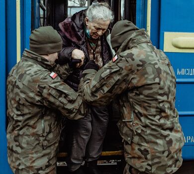 Chełm. Lubelscy żołnierze WOT wspierają przyjęcie Uchodźców z Ukrainy