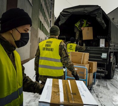 Terytorialsi i medycy ślą pomoc dla swoich ukraińskich odpowiedników.