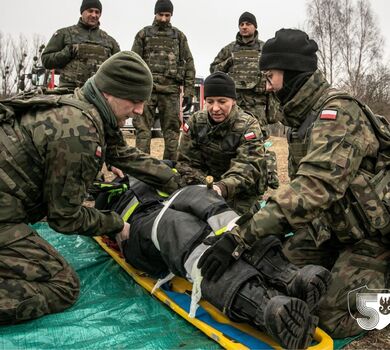 Morąg. Szkolenie żołnierzy 4 Warmińsko-Mazurskiej Brygady OT z OSP Florczaki.