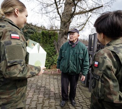 Paczki świąteczne dla kombatantów