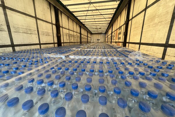 Woda od KGHM na rzecz pomocy uchodźcom z Ukrainy