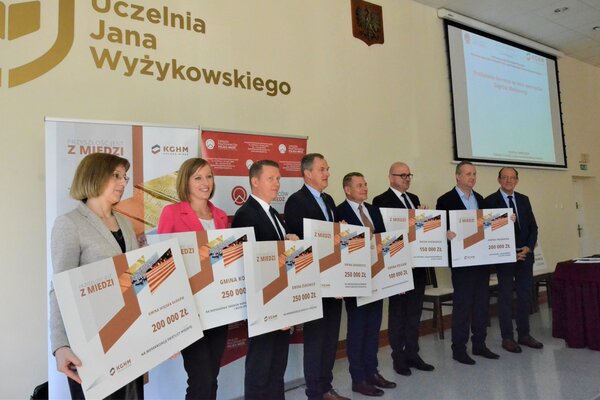 KGHM dla samorządów – konferencja podsumowująca wsparcie dla gmin i powiatów z Zagłębia Miedziowego 