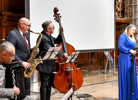 Na zdjęciu kwartet muzyczny podczas wykonania jednego z utworów. 