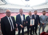 Grupa KGHM aktywnym mecenasem polskiego sportu. Staropolanka oficjalną wodą Reprezentacji Polski w piłce nożnej 