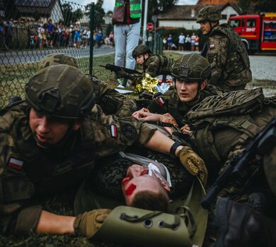 Strzały w szkole – ćwiczenia Gwardzistów i Terytorialsów