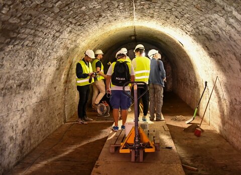 Prace prowadzone są obecnie również w bastionach Ostroróg i Południowo-Wschodnim. Na zdjęciu tunel bastionu Ostroróg. 