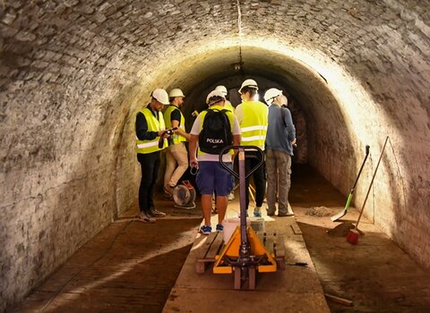 Prace prowadzone są obecnie również w bastionach Ostroróg i Południowo-Wschodnim. Na zdjęciu tunel bastionu Ostroróg. 