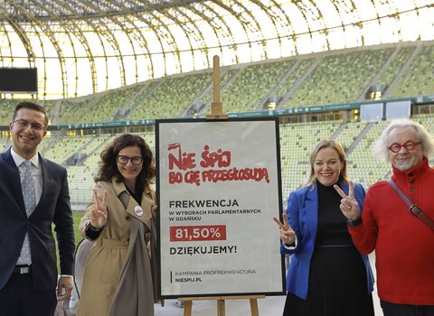 Konferencja prasowa - podziękowanie za frekwencję. Prezydent Gdańska i Radni Miasta Gdańska na stadionie Polsat Plus Arena Gdańsk 