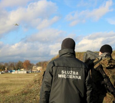 Jak uziemić drona? Współpraca terytorialsów i Służby Więziennej.