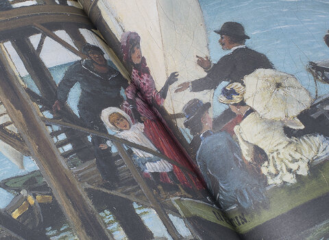 Wśród wizerunków obrazów znajdują się też sceny życia codziennego. Na obu stronach reprodukcja obrazu przedstawiającego ludzi wsiadającego do łodzi. W tle fragment mola. 