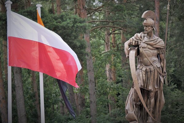 Posąg św  Floriana przy Hucie Miedzi Cedynia (1)