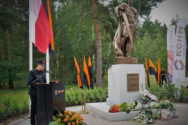 Posąg św  Floriana przy Hucie Miedzi Cedynia (3)