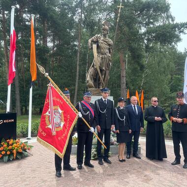 Posąg św  Floriana przy Hucie Miedzi Cedynia