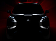 Pierwsze zdjęcie - Mitsubishi Motors prezentuje nowy model Mitsubishi Outlander PHEV przed europejską premierą