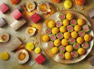 Święto Diwali – hinduskie przysmaki na pokładach i w poczekalniach Emirates