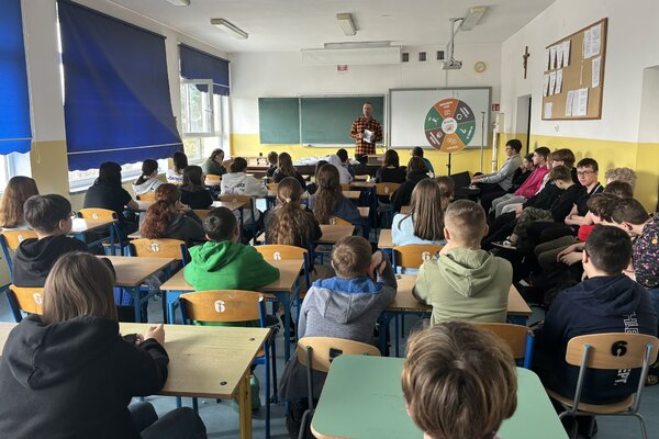 Lekcje z Mistrzem - projekt edukacyjny KGHM (1)
