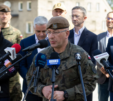 Koniec operacji FENIKS. Wojsko zostaje na miejscu.