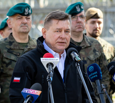 Koniec operacji FENIKS. Wojsko zostaje na miejscu.