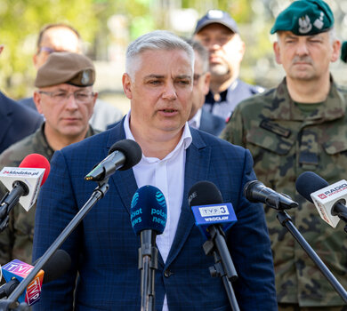 Koniec operacji FENIKS. Wojsko zostaje na miejscu.
