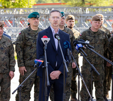 Koniec operacji FENIKS. Wojsko zostaje na miejscu.