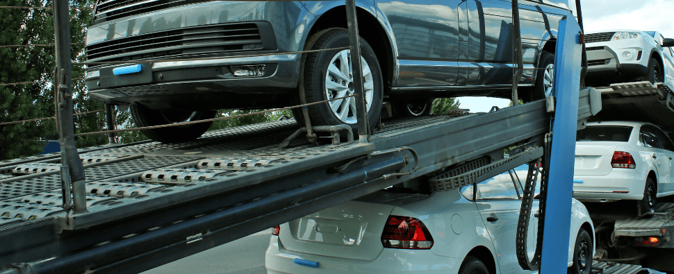 Europa zmaga się z niedoborem autotransporterów – na nowy pojazd czeka się nawet 3 lata 
