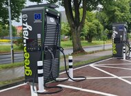 ALDI rozwija sieć ładowarek dla aut elektrycznych z GreenWay  – znajdziemy je przy większości sklepów sieci